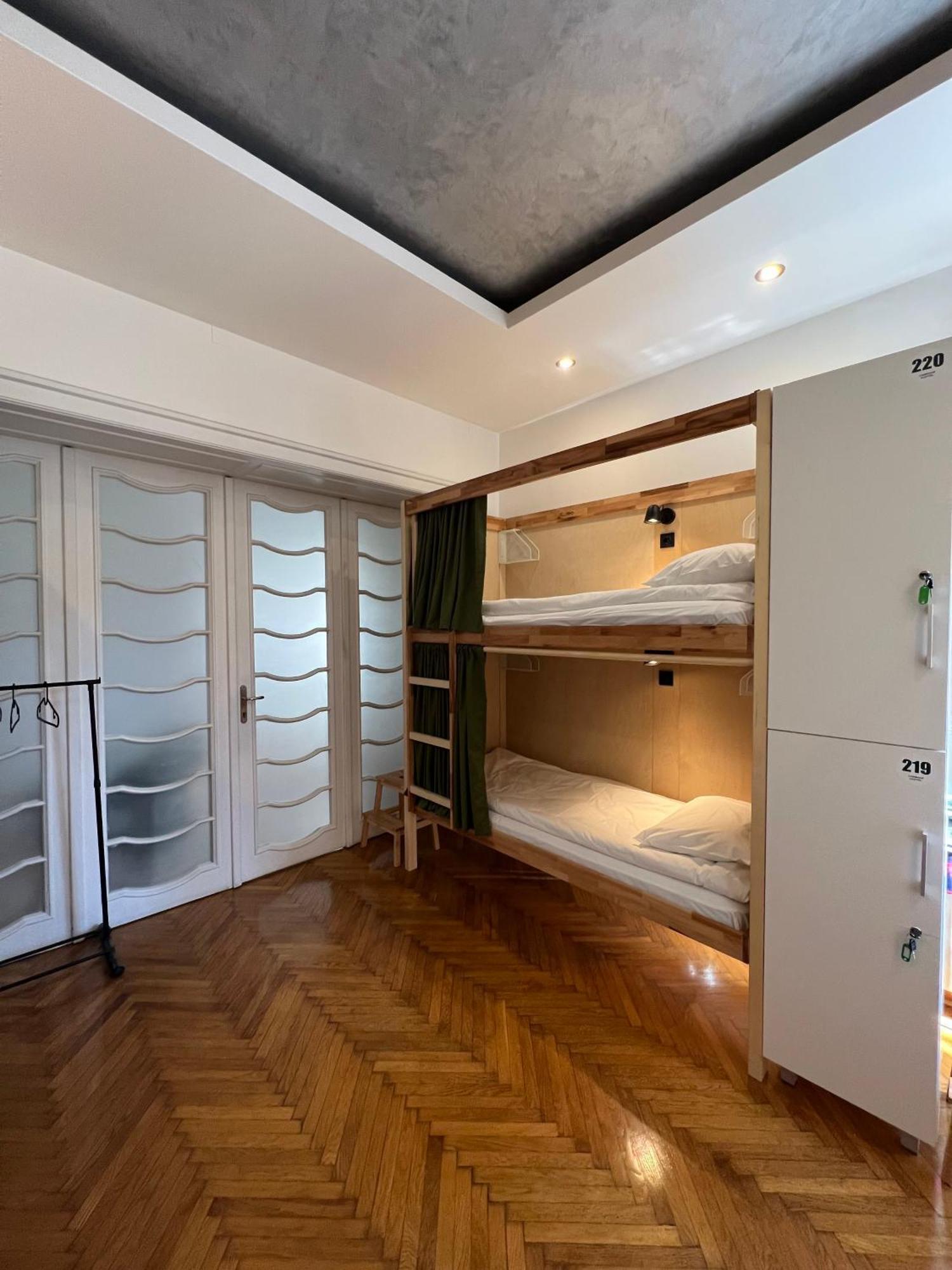 Cabbage Hostel เบลเกรด ภายนอก รูปภาพ