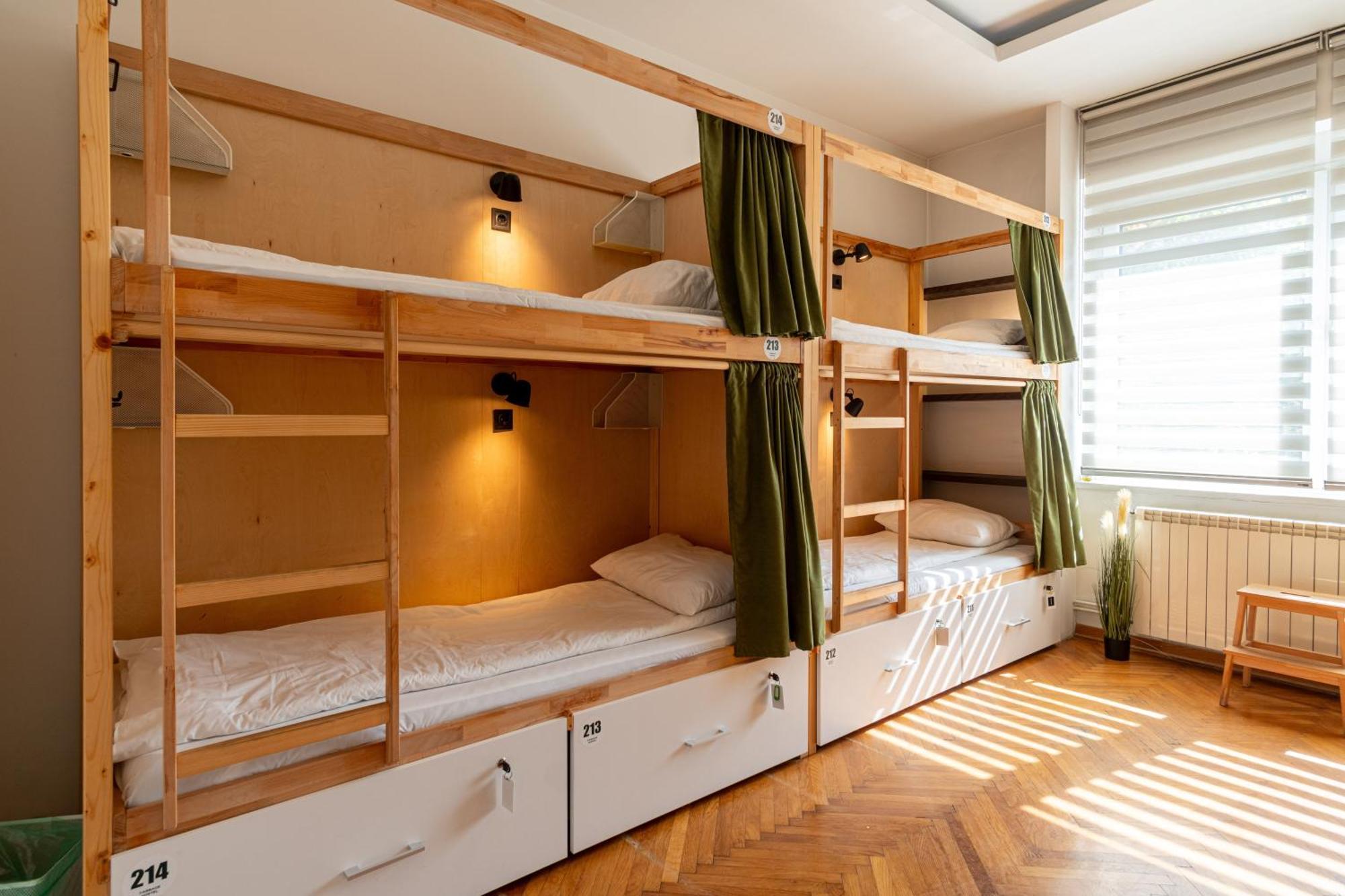 Cabbage Hostel เบลเกรด ภายนอก รูปภาพ