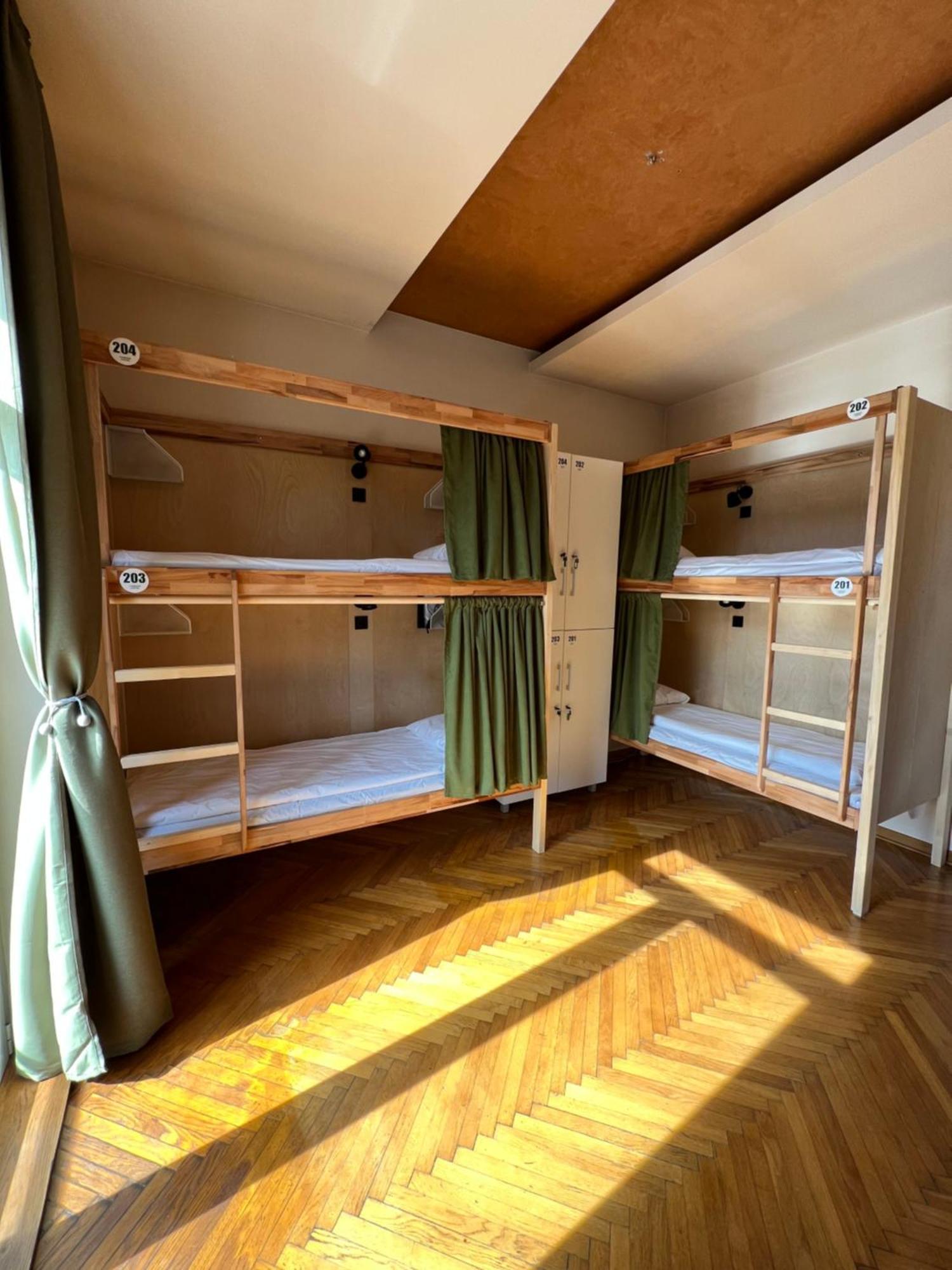 Cabbage Hostel เบลเกรด ภายนอก รูปภาพ