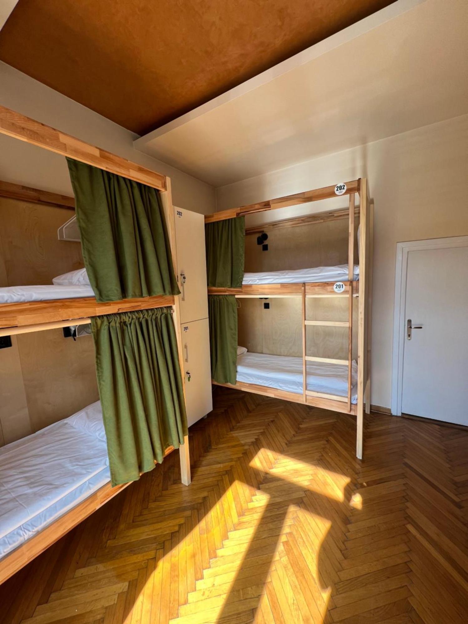 Cabbage Hostel เบลเกรด ภายนอก รูปภาพ